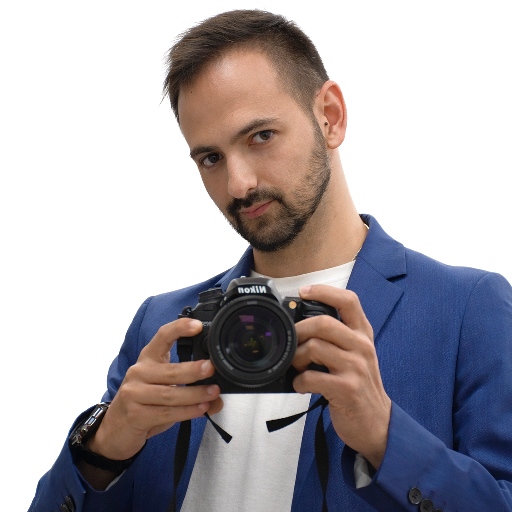 Jose Ripoll con una cámara